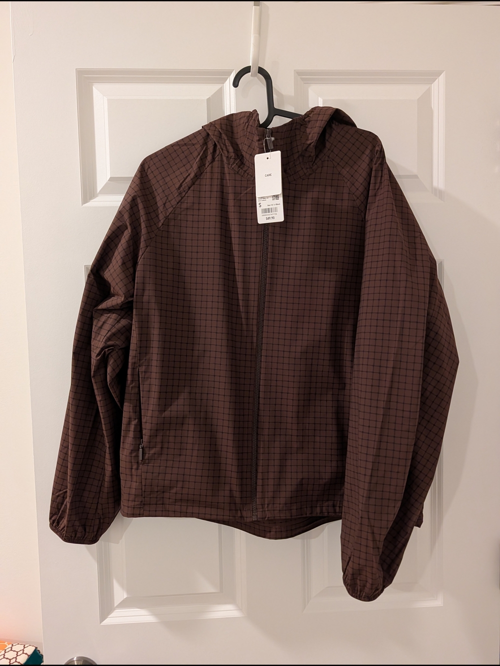 Uniqlo Women's Brown Grid Hooded Windbreaker， Small